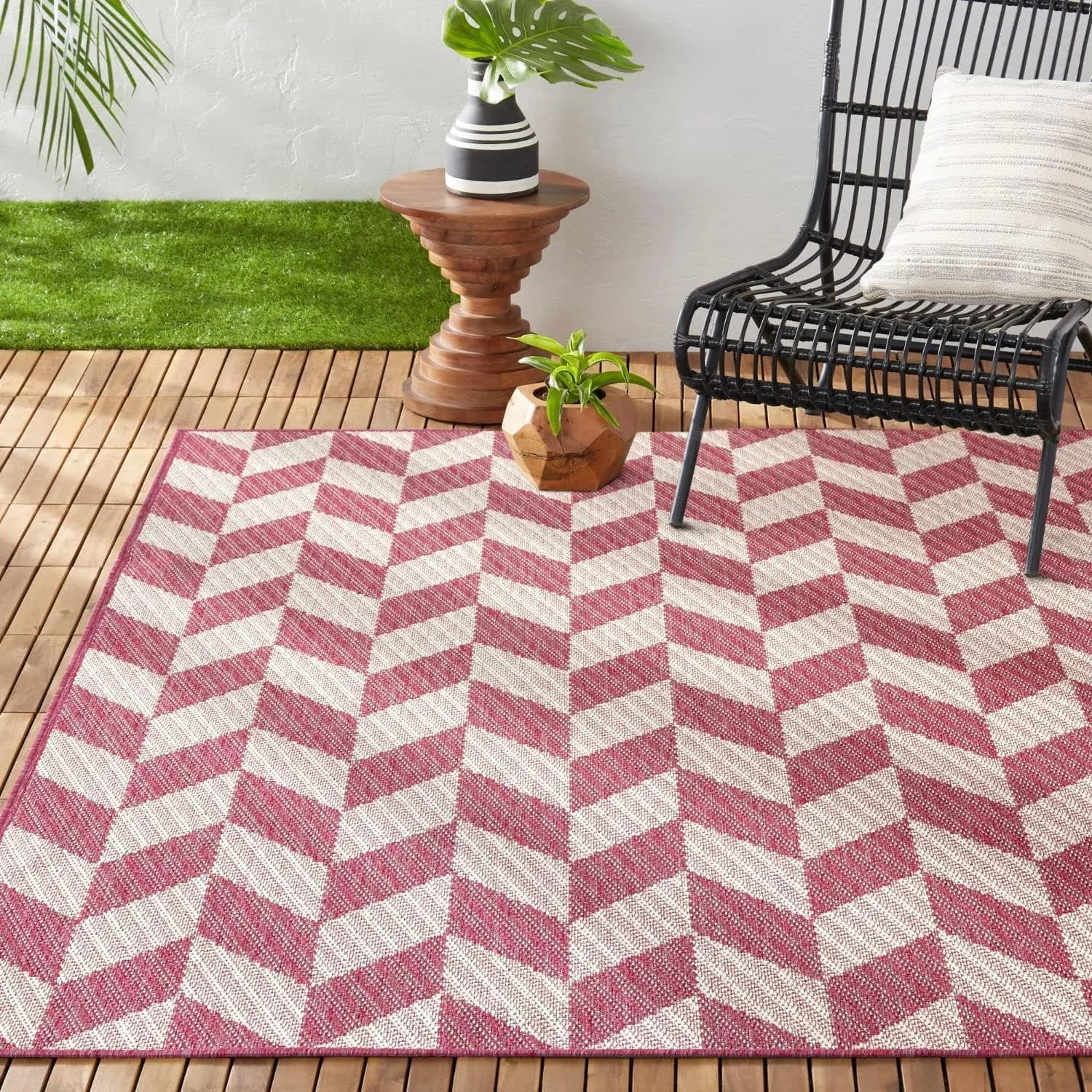 Nicole Miller New York Patio Country Calla Contemporary Herringbone Indoor/Outdoor Area Rug, Pink/Ivory , 6'6"x9'2"