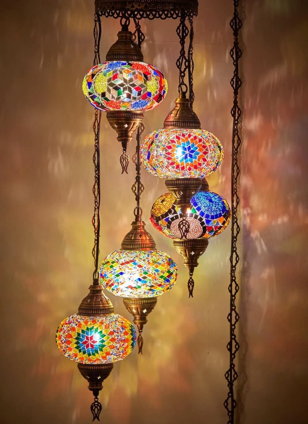 DEMMEX - 5-Large 7'' Globes Turkish Moroccan Plug-in Chandelier - Tiffany Mosaic Glass Pendant Light, Swag Hanging Lamp