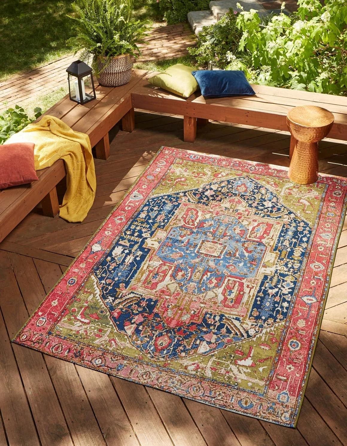 Unique Loom Outdoor Traditional Collection Area Rug - Limon (5' 3" x 8' Rectangle, Multi/ Red)