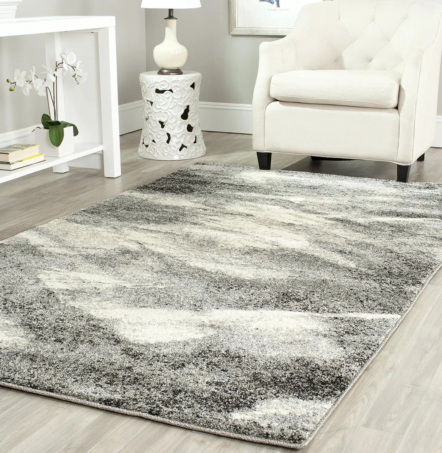 SAFAVIEH Retro Collection Area Rug - 5'3" x 8', Grey & Ivory, Modern Abstract Design, Non-Shedding & Easy Care, Ideal fo