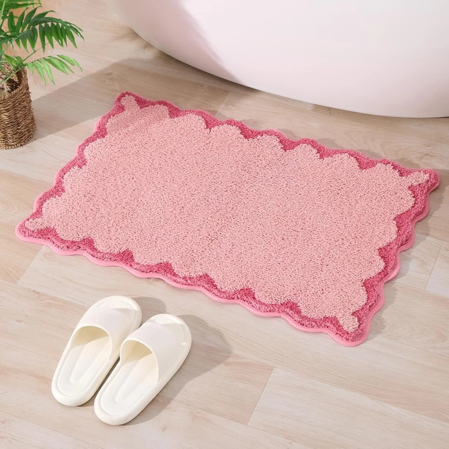 ORTIGIA Small Pink Scalloped Bath Mat, Cute Plush Microfiber Scallop Bathroom Rugs Non Slip Washable Quick Dry Absorbent