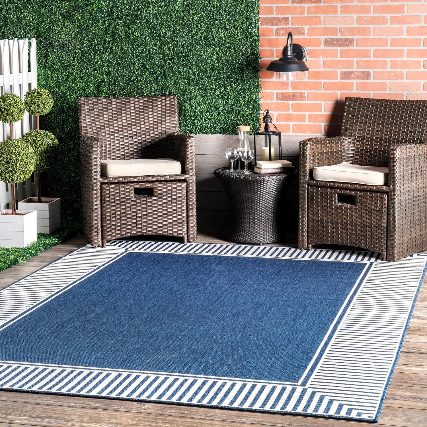 nuLOOM Asha Navy Bordered Power Loomed Indoor/Outdoor Area Rug, 2' x 3'