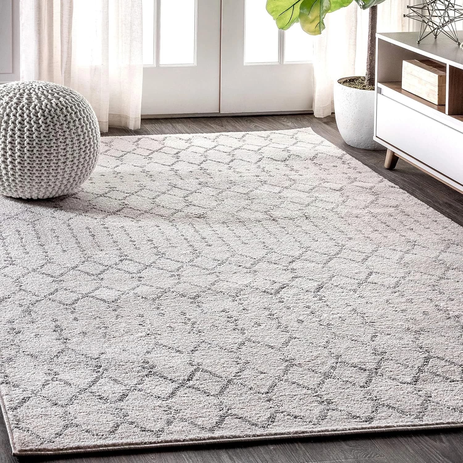 JONATHAN Y Boho Vintage Diamond Cream/Gray Indoor Area Rug 8X10 ft, Moroccan Hype for Living Room, Bedroom, Kitchen, Off