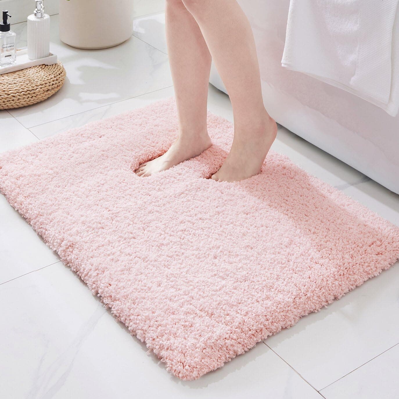 ILANGO Pink Bathroom Rugs 24" × 17" Non Slip & Super Absorbent Extra Thick Soft, Washable Bath Mat for Floor, Non Sheddi
